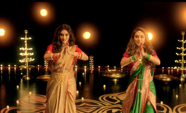 ದುರ್ಗಾದೇವಿಗಾಗಿ ನೃತ್ಯ ಮಾಡಿದ ಟಿಎಂಸಿ ಸಂಸದರು.. ವೈರಲ್ ಆದ ನಟಿಯರ ನೃತ್ಯದ ವಿಡಿಯೋ..