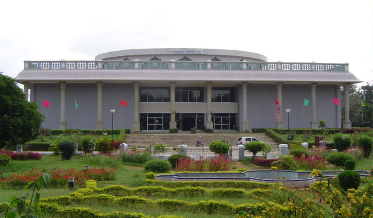 ರಂಗಾಯಣ ನಿರ್ದೇಶಕರ ನೇಮಕಾತಿಯನ್ನು ರದ್ದುಪಡಿಸಿದ ರಾಜ್ಯ ಸರ್ಕಾರ: ರಂಗಕರ್ಮಿಗಳ ಆಕ್ರೋಶ