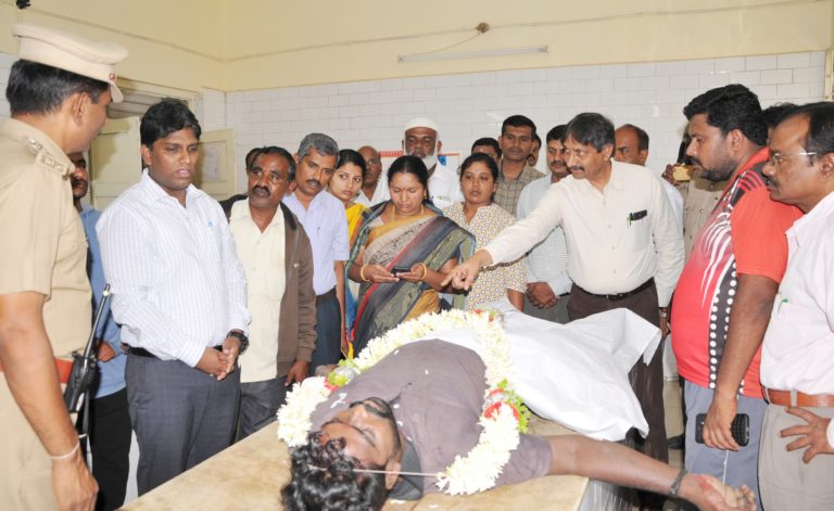 ಬ್ಯಾನರ್ ಬಂಟಿಂಗ್ ತೆರವುಗೊಳಿಸಲು ಹೋಗಿ ಪೌರ ಕಾರ್ಮಿಕ ಸಾವು