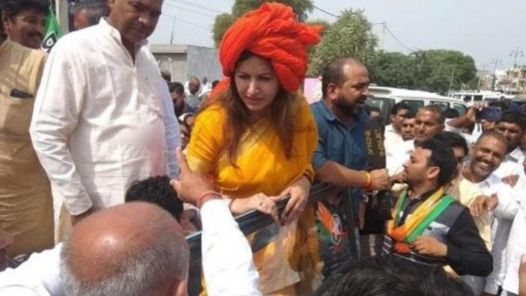 ‘ನೀವು ಭಾರತೀಯರಾಗಿದ್ದರೆ ಭಾರತ್ ಮಾತಾ ಕೀ ಜೈ ಘೋಷಣೆ ಕೂಗಿ’: ಬಿಜೆಪಿ ಟಿಕ್‌ಟಾಕ್‌ ಸ್ಟಾರ್‌ ವಾರ್ನಿಂಗ್‌