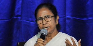 Central government should not do politics: Mamata Banerjee