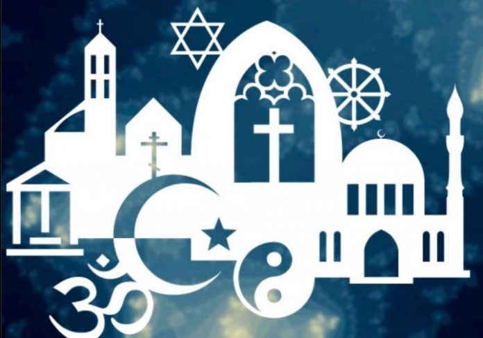 ಅನ್ಯ ಧರ್ಮದ ಯುವತಿಯೊಂದಿಗೆ ಪ್ರಯಾಣಿಸುತ್ತಿದ್ದ ಯುವಕನ ಮೇಲೆ ಹಲ್ಲೆ - 8 ಮಂದಿ ಬಂಧನ