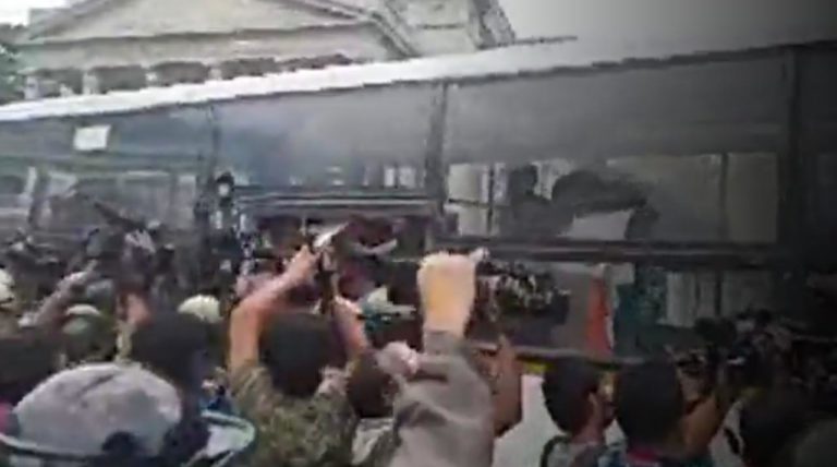 ನಿಷೇದಾಜ್ಞೆ ಧಿಕ್ಕರಿಸಿ, CAA, NRC ವಿರುದ್ಧ ಶಾಂತಿಯುತ ಪ್ರತಿಭಟನೆ: ಡಾ.ವಾಸು ಸೇರಿದಂತೆ ಹಲವು ವಿದ್ಯಾರ್ಥಿಗಳ ಬಂಧನ..