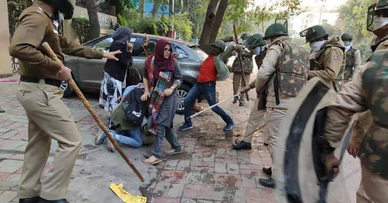 ಜಾಮಿಯಾ ಹಿಂಸಾಚಾರ: 10ಜನರ ಬಂಧನ, ಯಾವುದೇ ವಿದ್ಯಾರ್ಥಿಗಳಿಲ್ಲ ಎಂದು ಪೊಲೀಸರ ಸ್ಪಷ್ಟನೆ