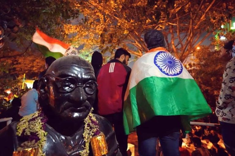 JNU ದಾಳಿ ಖಂಡಿಸಿ ಬೆಂಗಳೂರಿನಲ್ಲಿ ಅಹೋರಾತ್ರಿ ಧರಣಿ: ಹರಿದು ಬಂದ ಯುವಜನತೆ…