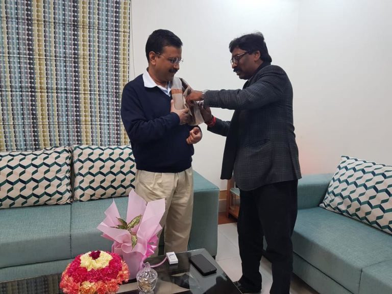 ದೆಹಲಿ ಮಾದರಿಯಲ್ಲಿ ಜಾರ್ಖಂಡ್‌ನಲ್ಲಿಯೂ ಶಿಕ್ಷಣ ಮತ್ತು ಆರೋಗ್ಯ ಕ್ಷೇತ್ರಗಳ ಬಲವರ್ಧನೆ: ಕೇಜ್ರಿವಾಲ್‌ ಭೇಟಿ ಬಳಿಕ ಹೇಮಂತ್ ಸೊರೆನ್ ಘೋಷಣೆ…