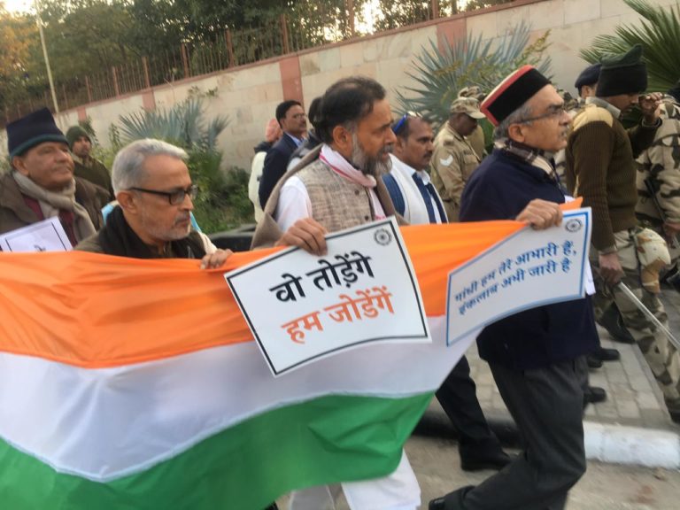 ಗುಂಡು ಹಾರಿಸಿದ ಘಟನೆ ಬಳಿಕ ಮತ್ತೂ ಜೋರಾದ ಸಿಎಎ ವಿರುದ್ಧ ಪ್ರತಿಭಟನೆ! ಪ್ರಶಾಂತ್‌ ಭೂಷಣ್‌, ಡಿ.ರಾಜ ಸೇರಿ ಹಲವರ ಬಂಧನ