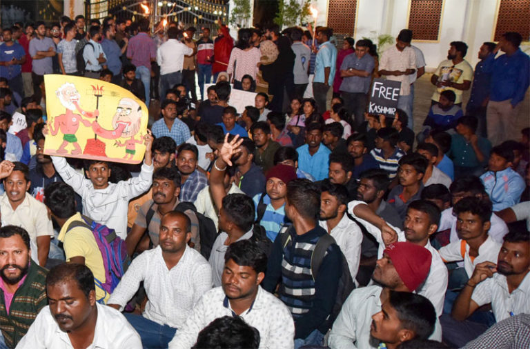 ಅಭಿವ್ಯಕ್ತಿ ಸ್ವಾತಂತ್ರ್ಯದ ಹರಣ – ಪ್ರಜಾಪ್ರಭುತ್ವದ ಮರಣ : ಡಾ.ಬಿ.ಪಿ.ಮಹೇಶ ಚಂದ್ರಗುರು