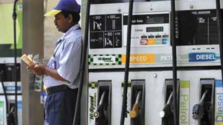 ಹಲವು ಮಹಾನಗರಗಳಲ್ಲಿ 13 ತಿಂಗಳಲ್ಲಿಯೇ ಅತ್ಯಧಿಕ ಏರಿಕೆ ಕಂಡ ಪೆಟ್ರೋಲ್‌ ಬೆಲೆ..