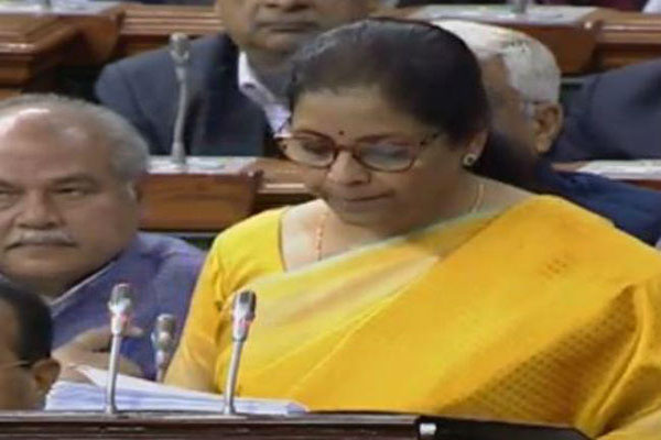 ಸಂಸತ್ ನಲ್ಲಿ ಬಜೆಟ್ ಮಂಡನೆ  ಶೇರು ಮಾರುಕಟ್ಟೆಯಲ್ಲಿ ಏರಿಳಿತ