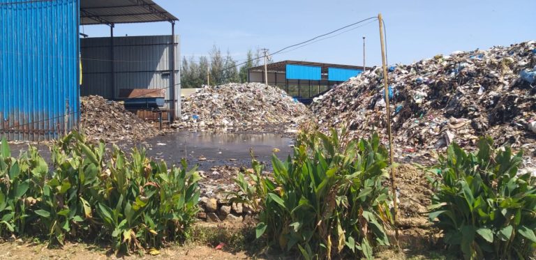 ತುಮಕೂರು: ನಿರ್ವಹಣೆಯಿಲ್ಲದ ಘನತ್ಯಾಜ್ಯ ವಿಲೇವಾರಿ ಘಟಕ – ಭೂಮಿ ಸೇರುತ್ತಿದೆ ವಿಷ!