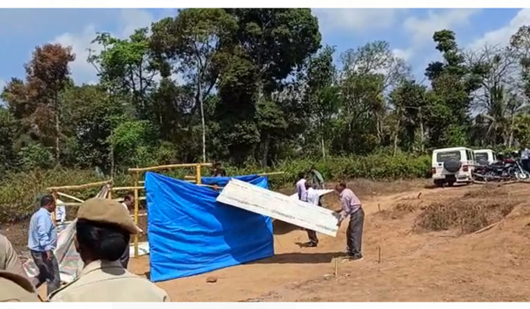 ಕೊಡಗಿನಲ್ಲಿ ಆದಿವಾಸಿಗಳ ಗುಡಿಸಲು ಧ್ವಂಸ: ಪ್ರಶ್ನಿಸಿದ ಯುವಕನ ಮೇಲೆ ಹಲ್ಲೆ..
