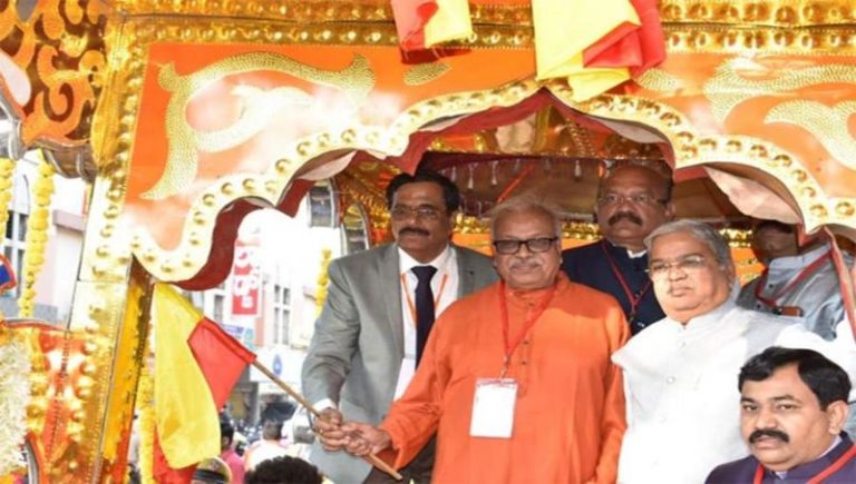 ಕನ್ನಡ ಸಾಹಿತ್ಯ ಸಮ್ಮೇಳನದ ಅಧ್ಯಕ್ಷ ಎಚ್‌.ಎಸ್‌.ವಿ ಮತ್ತು ಕಸಾಪ ಅಧ್ಯಕ್ಷ ಮನು ಬಳಿಗಾರ್‌ ವಿರುದ್ಧ ಹೆಚ್ಚಿದ ಆಕ್ರೋಶ..