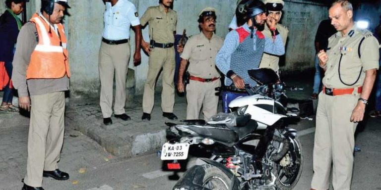 ಲಾಕ್‌ಡೌನ್‌ ಉಲ್ಲಂಘಿಸುವವರೆ ಹುಷಾರ್‌ : ಬೀದಿಗಿಳಿದರೆ ವಾಹನ ಜಪ್ತಿ ಮಾಡಲಿದ್ದಾರೆ ಪೊಲೀಸರು