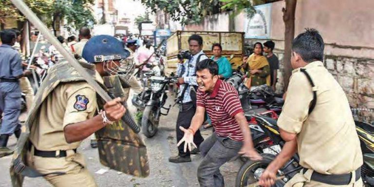 ರಸ್ತೆಗಳಲ್ಲಿ ಓಡಾಡುವವರ ಮೇಲೆ ಪೊಲೀಸರು ಕ್ರಮ ಕೈಗೊಂಡರೆ ಸರ್ಕಾರವನ್ನು ದೂರಬೇಡಿ: ಬಿಎಸ್‌ವೈ
