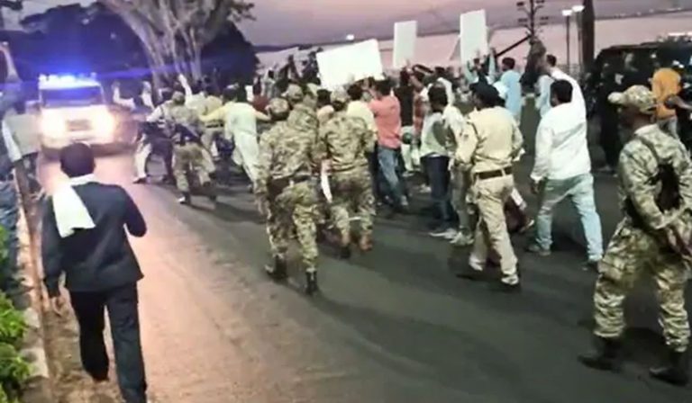 ಕಾಂಗ್ರೆಸ್‌ ತೊರೆದು ಬಿಜೆಪಿ ಸೇರಿದ ಸಿಂಧಿಯಾ ಕಾರಿಗೆ ತಡೆ : ಪ್ರಕರಣ ದಾಖಲು