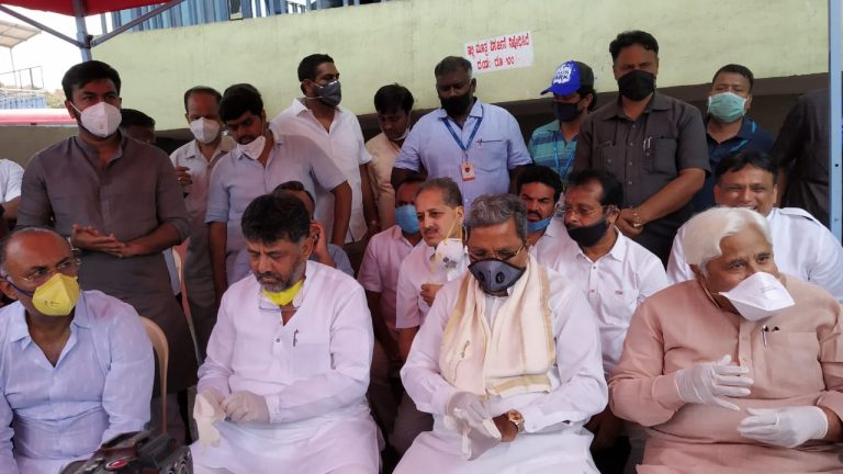 Fact Check: ಬೀದಿಗಿಳಿದು ಸಿದ್ದು, ಡಿಕೆಶಿ ಪ್ರತಿಭಟನೆ? ಪೋಸ್ಟ್‌ ಕಾರ್ಡ್‌ ಹೇಳಿದ್ದು ನಿಜವೇ?