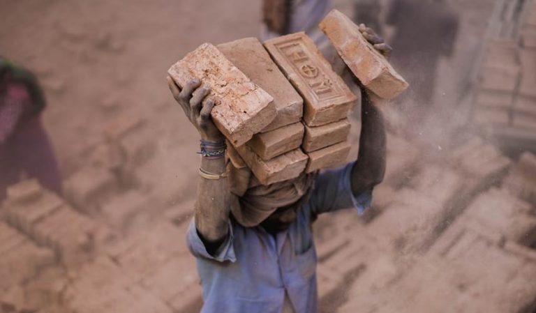 ಕಾರ್ಮಿಕ ಕಾಯಿದೆಗಳ ರದ್ದು ಎಷ್ಟು ಸರಿ? – ಡಾ.ಚಂದ್ರಪೂಜಾರಿ