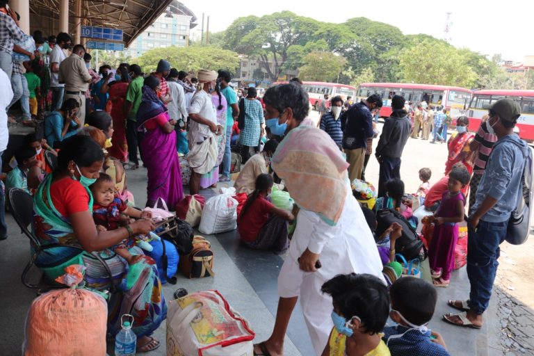 ವಲಸೆ ಕಾರ್ಮಿಕರನ್ನು ತಮ್ಮ ಊರುಗಳಿಗೆ ಹೋಗದಂತೆ ತಡೆಯುತ್ತಿರುವ ಸರ್ಕಾರದ ಕ್ರೌರ್ಯದ ಗಣಿತ: ಶಿವಸುಂದರ್‌ 