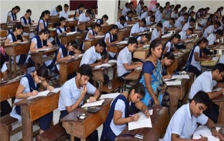 ರಾಜ್ಯದಲ್ಲಿ ಎಸ್ಸೆಸ್ಸೆಲ್ಸಿ ಪರೀಕ್ಷೆ ನಡೆಸದಂತೆ ಸುಪ್ರೀಂ ಕೋರ್ಟ್‌ಗೆ ಅರ್ಜಿ ಸಲ್ಲಿಕೆ