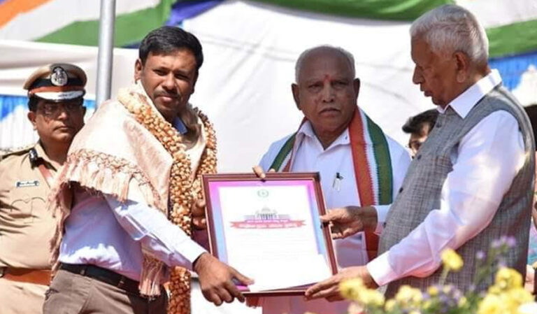 ಲಾಕ್‌ಡೌನ್‌ನಲ್ಲಿ ವಲಸೆ ಕಾರ್ಮಿಕರಿಗೆ ಎರಡು ತಿಂಗಳು ಊಟ ನೀಡಿದ ಗ್ರಾ.ಪಂ: ಪಿಡಿಓ ರಾಜೇಶ್ ಸಾಧನೆ