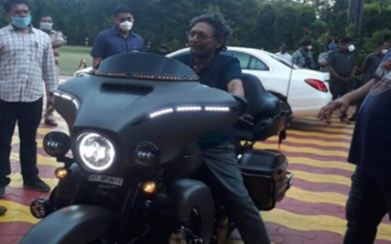 `ಹಾರಲೆ ಅಂದ್ರ ಹಾರೋದ ಬಿಟ್ಟು ಬರೇ ಓಡತದ ನೋಡ್ರಿ ಈ ಬೈಕು?’