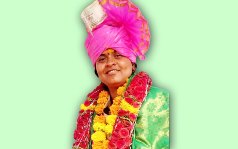 ಡೊಳ್ಳಿನ ಪದಗಳ `ಹುಡುಗಿಯರ’ ಹಾಡಿಕೆಗೆ ಘನತೆ ತಂದ ಸುಮಿತ್ರ ಮುಗಳಿಹಾಳ