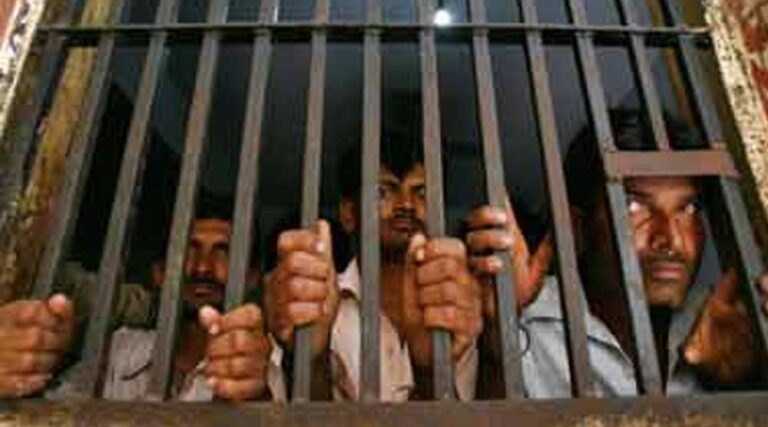 ಕಾಶ್ಮೀರ ಮತ್ತು ಅಸ್ಸಾಂನ ಎರಡು ಕಾರಾಗೃಹಗಳಲ್ಲಿ ಅರ್ಧದಷ್ಟು ಖೈದಿಗಳು ಸೋಂಕಿತರು!