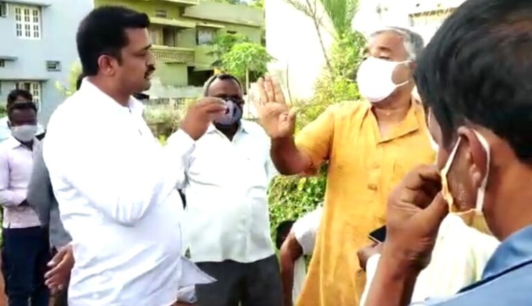ಪ್ರೋಟೊಕಾಲ್ ಪ್ರಶ್ನಿಸಿದ ನಗರಸಭಾ ಸದಸ್ಯನ ಮೇಲೆ ಬಿಜೆಪಿ ಶಾಸಕರ ಬೆಂಬಲಿಗರಿಂದ ಹಲ್ಲೆ.
