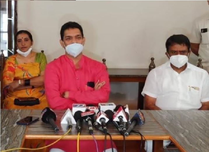 ಸಿದ್ದರಾಮಯ್ಯ ತಮ್ಮ ಮುಖವನ್ನು ಕನ್ನಡಿಯಲ್ಲಿ ನೋಡಿಕೊಳ್ಳಲಿ: ನಳಿನ್ ಕುಮಾರ್ ಕಟೀಲ್