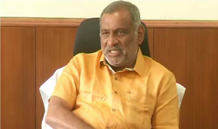 ಹಿರಿಯ ರೈತ ಹೋರಾಟಗಾರರನ್ನು ಅವಮಾನಿಸಿದ ಸಚಿವ ಮಾಧುಸ್ವಾಮಿ ನಡೆಗೆ ತೀವ್ರ ಆಕ್ರೋಶ