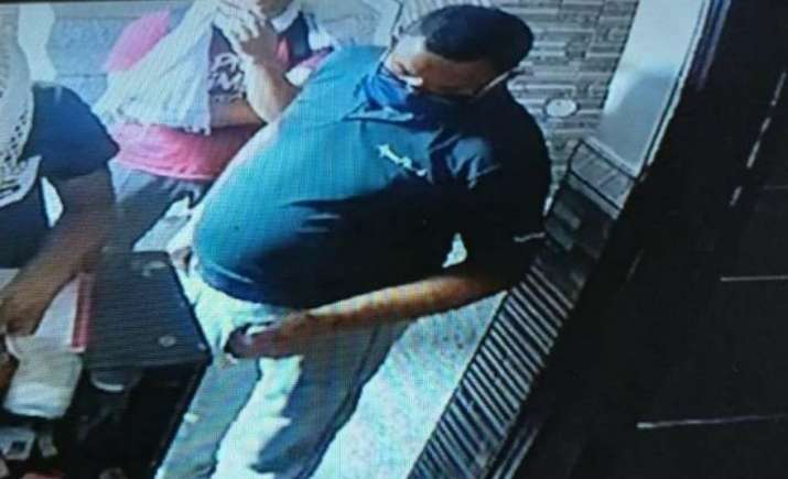 ಯುಪಿಯ 8 ಪೋಲಿಸರ ಹತ್ಯೆ : ದೆಹಲಿ ಹೋಟೆಲ್‌ನಲ್ಲಿ ಆರೋಪಿ ವಿಕಾಸ್ ದುಬೆ ಸುಳಿವು…