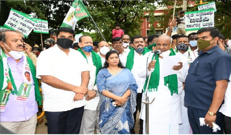 ಭೂಸುಧಾರಣಾ ಕಾಯ್ದೆ ತಿದ್ದುಪಡಿಯಿಂದ ಕೃಷಿ ನಾಶ: ದೇವೇಗೌಡ