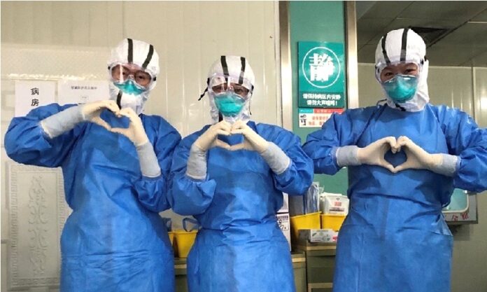 ಮುಟ್ಟಿನ ಸಮಯದಲ್ಲಿ ಪಿಪಿಇ ಜೊತೆಗೆ ಸ್ಯಾನಿಟರಿ ಪ್ಯಾಡ್ ಹಾಗೂ ಡೈಪರ್‌ ಕೂಡಾ ಧರಿಸಬೇಕು: ಮಹಿಳಾ ವೈದ್ಯೆಯರು