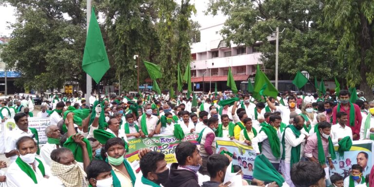 ರೈತವಿರೋಧಿ ಕಾಯ್ದೆಗಳನ್ನು ಹಿಂಪಡೆಯದಿದ್ದರೆ, ಯಡಿಯೂರಪ್ಪನವರ ಕುರ್ಚಿ ಉಳಿಯುವುದಿಲ್ಲ: ಬಡಗಲಪುರ ನಾಗೇಂದ್ರ