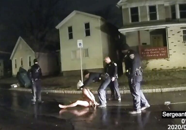 ನ್ಯೂಯಾರ್ಕ್ ಪೋಲಿಸರಿಂದ ಮತ್ತೊಬ್ಬ ಕಪ್ಪು ವ್ಯಕ್ತಿಯ ಹತ್ಯೆ : ಸಾಕ್ಷ್ಯ ಬಿಡುಗಡೆ ಮಾಡಿದ ಮೃತನ ಕುಟುಂಬ