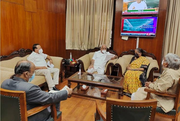 ರಾಜ್ಯಕ್ಕೆ ವಿಶೇಷ ಅನುದಾನ ನೀಡಿ: ಕೇಂದ್ರಕ್ಕೆ ಸಿಎಂ ಯಡಿಯೂರಪ್ಪ ಒತ್ತಾಯ