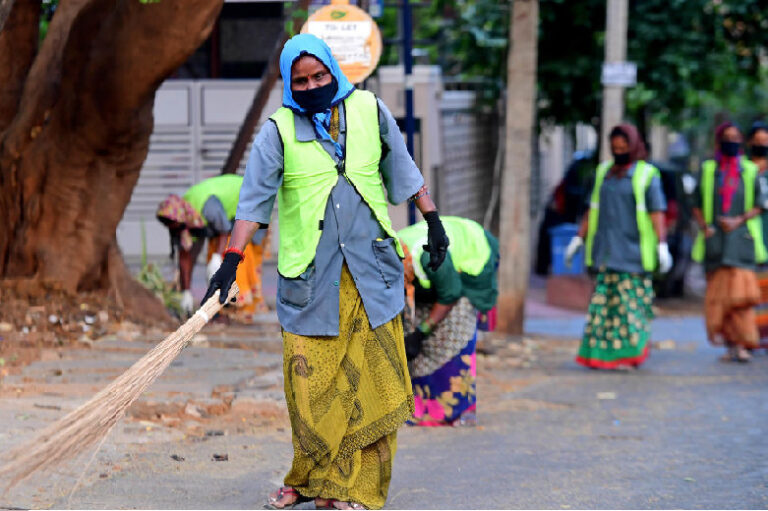 ಪೌರಕಾರ್ಮಿಕರ ದಿನ: ಸಂಭ್ರಮಾಚರಣೆ ಬೇಡ, ಕನಿಷ್ಠ ಸೌಲಭ್ಯ ನೀಡಿ…