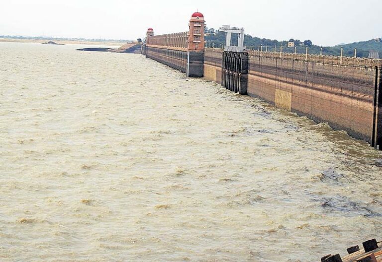 ರಾಜ್ಯದಲ್ಲಿ ಮಳೆ ಅಬ್ಬರ, ಭರ್ತಿಯಾದ ಡ್ಯಾಂಗಳು: ನದಿಪಾತ್ರದ ಜನರಲ್ಲಿ ಪ್ರವಾಹ ಭೀತಿ