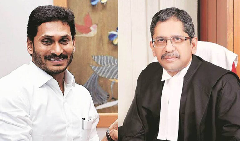 ನಮ್ಮ ಪ್ರಜಾಪ್ರಭುತ್ವ ದೇಶ ಹಳ್ಳ ಹಿಡಿಯ ಹೊರಟಿರುವುದು ನಮ್ಮ ಜನರಿಗೆ ಗೋಚರಿಸುತ್ತಿಲ್ಲವೆ?