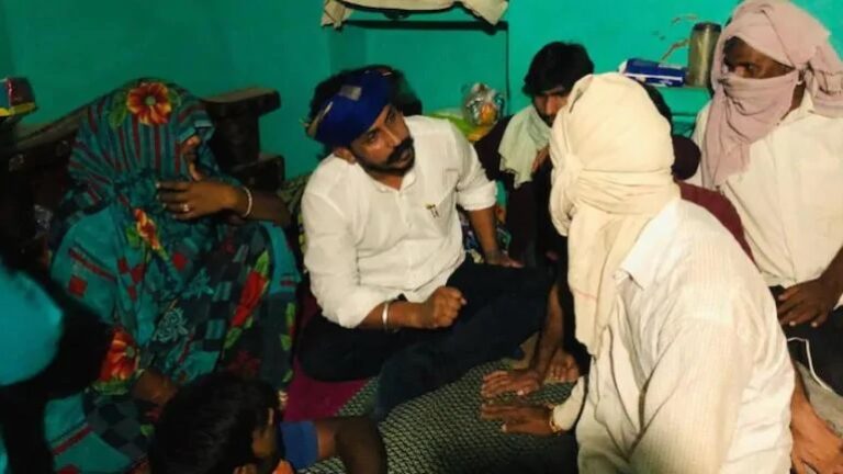 ಹತ್ರಾಸ್ ಸಂತ್ರಸ್ತ ಕುಟುಂಬದ ಭೇಟಿ: ಭೀಮ್ ಆರ್ಮಿ ಮುಖ್ಯಸ್ಥ ಆಜಾದ್‌ ಮೇಲೆ FIR