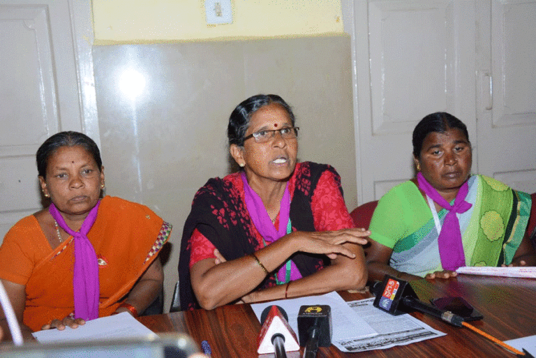 ಮದ್ಯಪಾನ ವಿರೋಧಿ ಹೋರಾಟಗಾರ್ತಿ ಸ್ವರ್ಣಭಟ್‌ ಸೇರಿ ಐವರಿಗೆ ಮುರುಘಾಶ್ರೀ ಪ್ರಶಸ್ತಿ