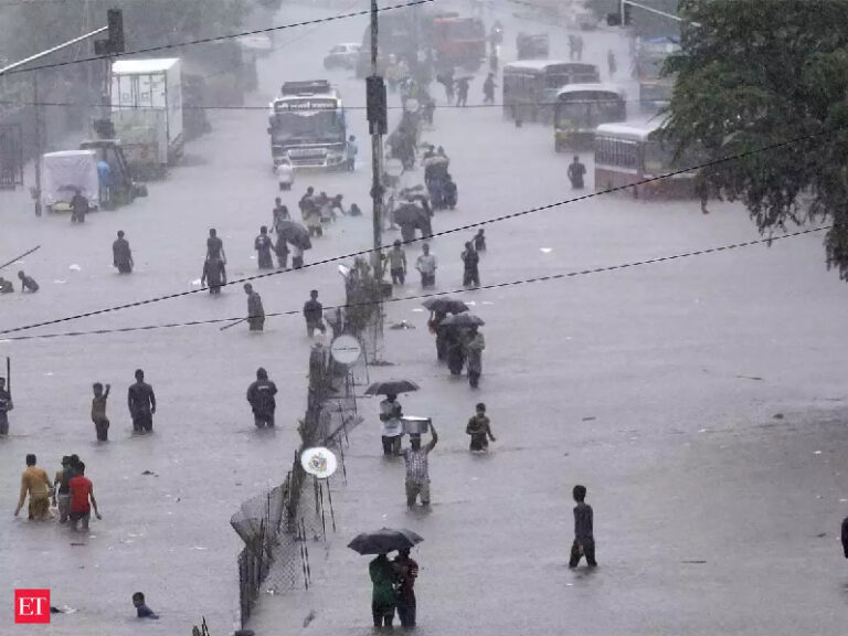 ಭಾರೀ ಮಳೆ: ಕರ್ನಾಟಕ, ಮಹಾರಾಷ್ಟ್ರ ಮತ್ತು ತೆಲಂಗಾಣದಲ್ಲಿ 83 ಜನರು ಬಲಿ!