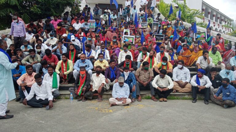 ಯುಪಿ ಆದಿತ್ಯನಾಥ್ ಸರ್ಕಾರವನ್ನು ವಜಾಗೊಳಿಸಿ; ಶಿವಮೊಗ್ಗದಲ್ಲಿ ಬೃಹತ್ ಪ್ರತಿಭಟನೆ