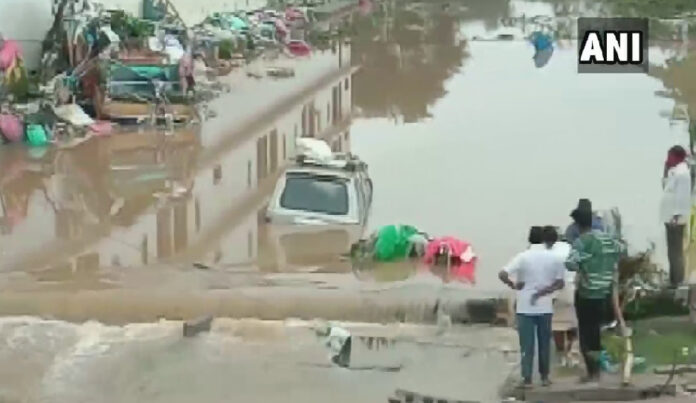 ತೆಲಂಗಾಣ, ಆಂಧ್ರಪ್ರದೇಶದಲ್ಲಿ ಮಳೆ ಅಬ್ಬರ