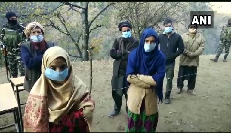 ಜಮ್ಮು ಕಾಶ್ಮೀರ: ಬಿಗಿ ಭದ್ರತೆ ಮಧ್ಯೆ ಡಿಡಿಸಿ ಮೊದಲ ಹಂತದ ಚುನಾವಣೆ