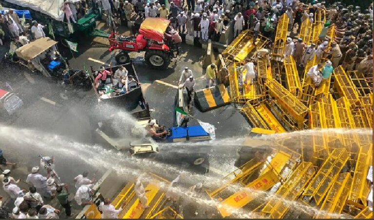 ದೆಹಲಿ ಚಲೋ: ರೈತರ ಮೇಲೆ ಅಶ್ರುವಾಯು ದಾಳಿ ಮಾಡಿದ ಪೊಲೀಸರು; ಇಲ್ಲಿದೆ ವೀಡಿಯೋ!