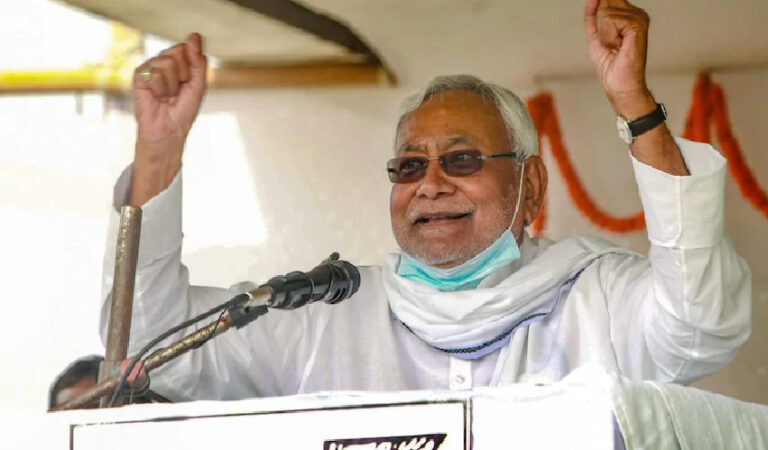 ಬಿಹಾರ ಚುನಾವಣೆ: ಸಮಾವೇಶದಲ್ಲಿ ನಿತೀಶ್ ಕುಮಾರ್‌ ಮೇಲೆ ಈರುಳ್ಳಿ ಎಸೆದು ಆಕ್ರೋಶ!