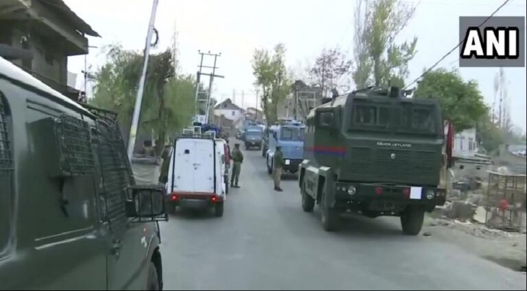 ಜಮ್ಮು ಕಾಶ್ಮೀರ: ಉಗ್ರರಿಂದ ಗ್ರೆನೇಡ್ ದಾಳಿ, 7 ನಾಗರಿಕರಿಗೆ ಗಾಯ