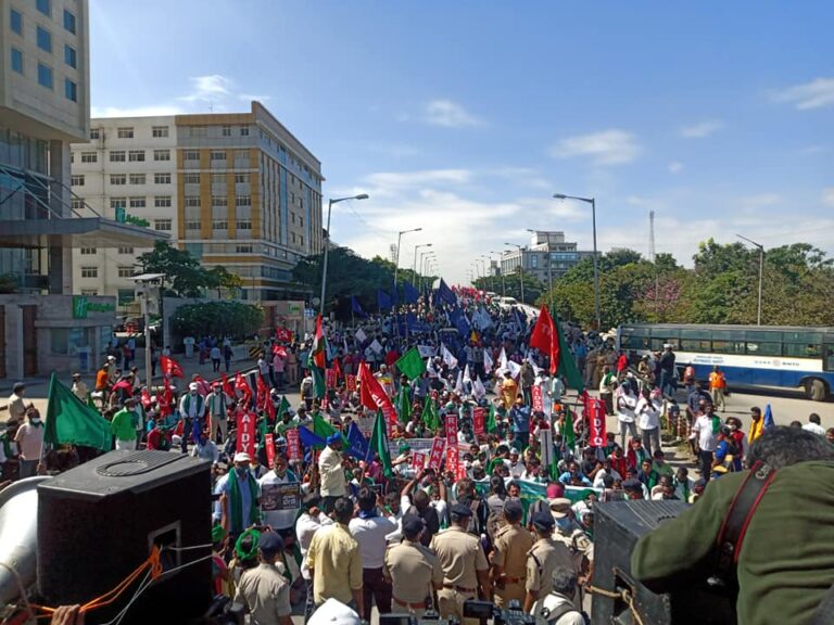 ‘ಐಲುದೊರೆ ನೀರೋ’ನಂಥ ಕ್ರೂರಿ ಕೇಂದ್ರ ಸರ್ಕಾರ ಸಮಯವನ್ನೂ, ರೈತರನ್ನೂ ಕೊಲ್ಲುತ್ತಿದೆ: AIKSCC